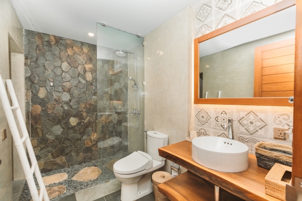Bathroom shower